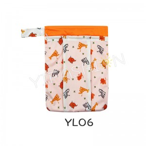 YIFASHION BABY 1pc Reusable Wet Dry Cloth Diaper Swimsuit Bag, Waterproof PUL for Damp Clothes（giraffe prints) YL06